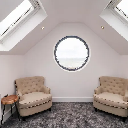 Old Field House * ニュー・ロス